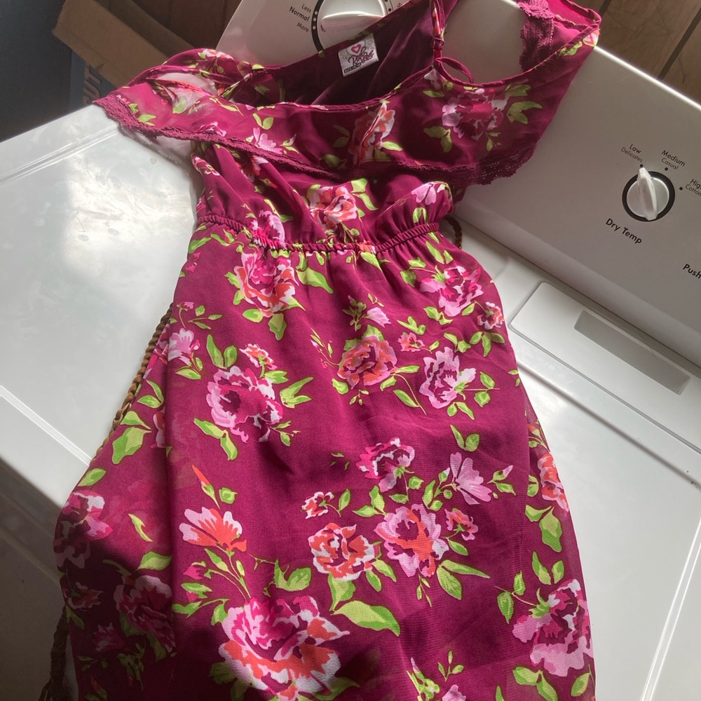 Girl’s 14/16 floral dress with belt